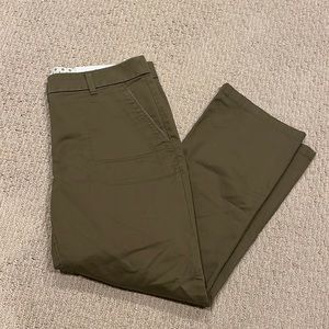 New with Tags LOFT stretch olive green khaki pants kick crop Sz. 8